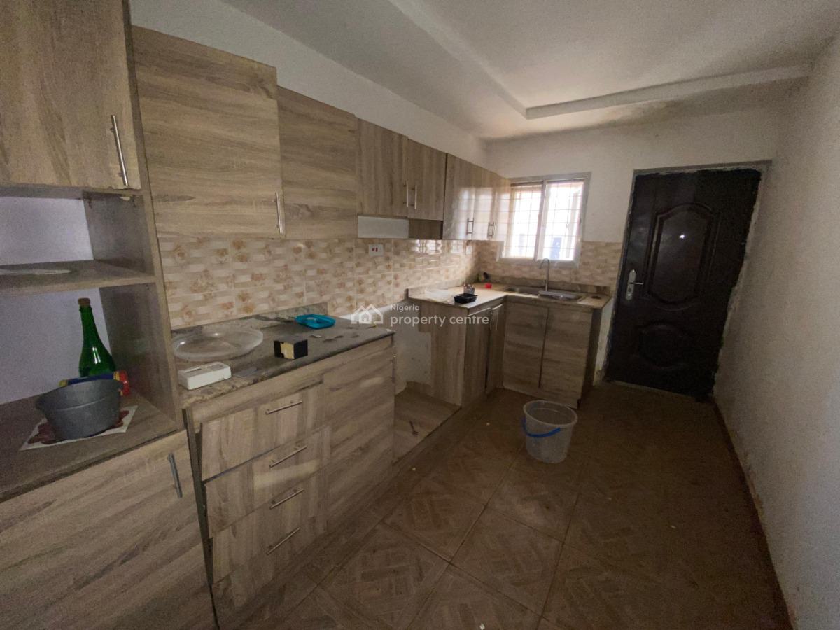 3 Bedroom Apartment, Near Ochacho, Life Camp, Abuja, Flat / Apartment for Rent