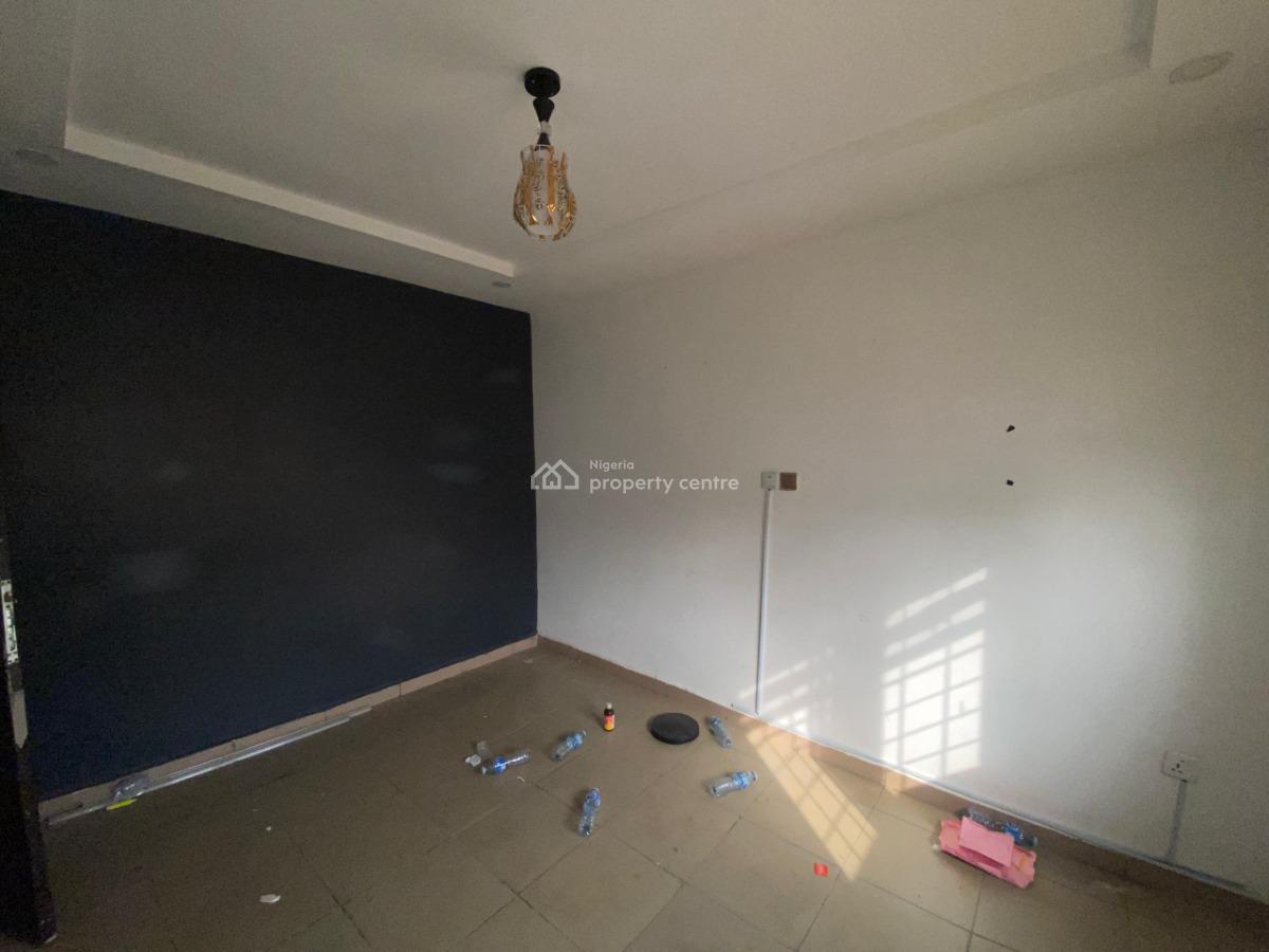 3 Bedroom Apartment, Near Ochacho, Life Camp, Abuja, Flat / Apartment for Rent