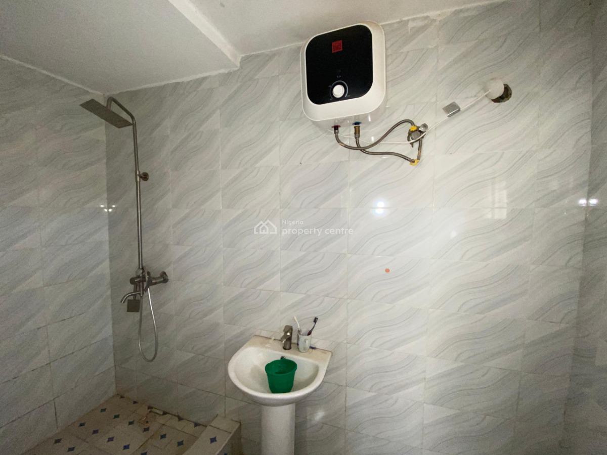 3 Bedroom Apartment, Near Ochacho, Life Camp, Abuja, Flat / Apartment for Rent