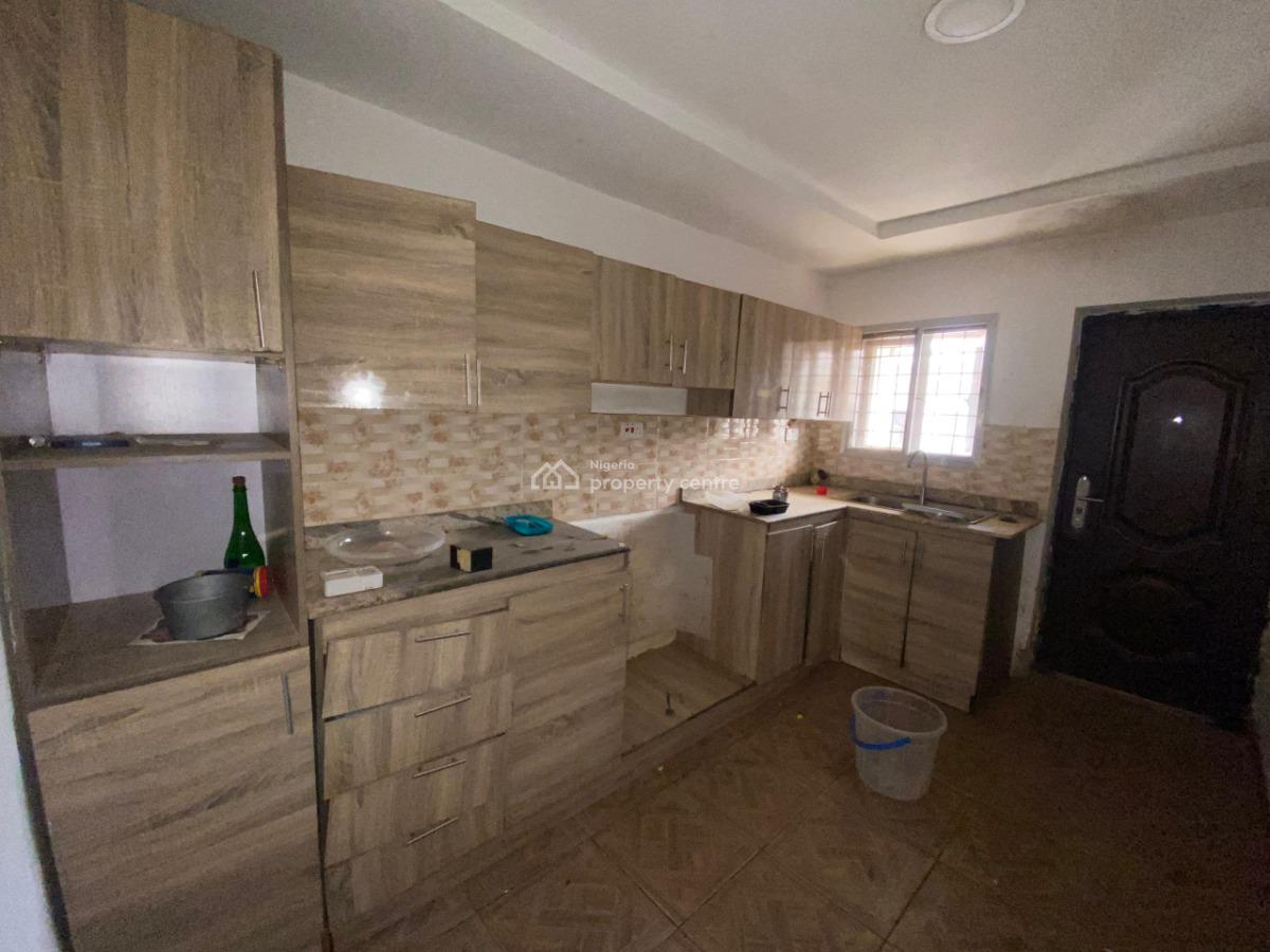 3 Bedroom Apartment, Near Ochacho, Life Camp, Abuja, Flat / Apartment for Rent