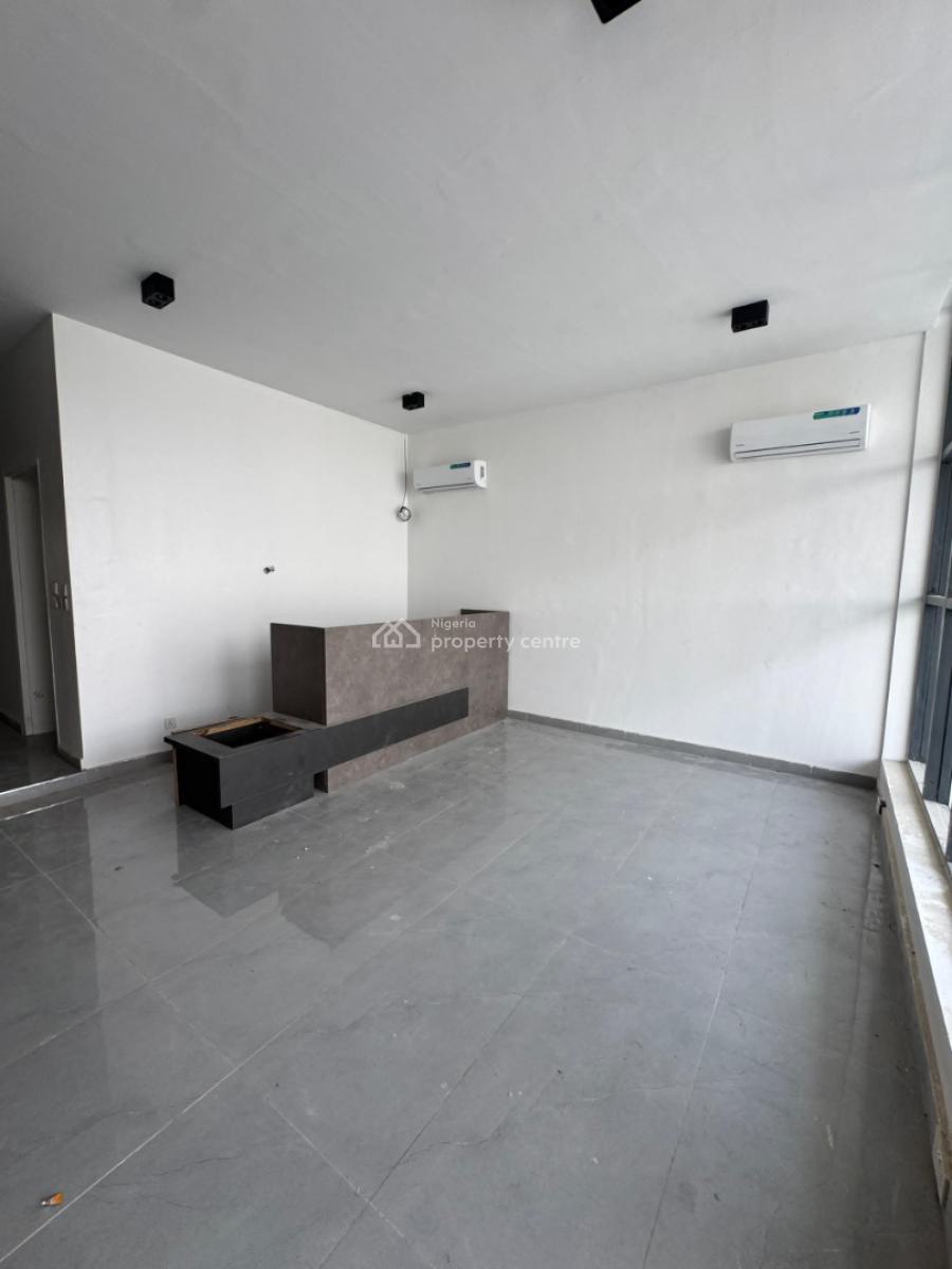 Aesthetically Pleasing 2 Bedroom Apartment with Rooftop Swimming Pool,, Lekki Phase 1, Lekki, Lagos, Flat / Apartment for Sale