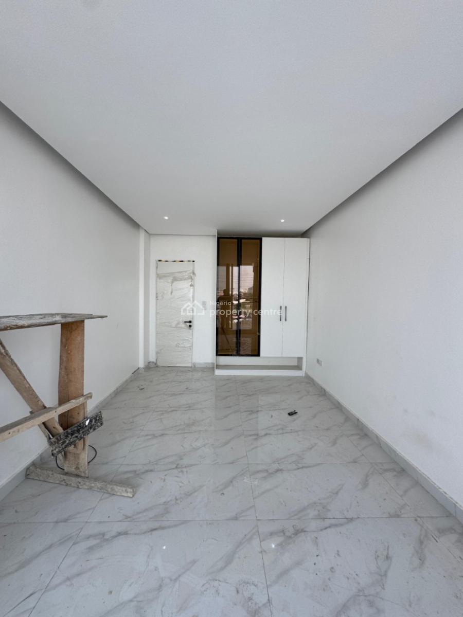 Aesthetically Pleasing 2 Bedroom Apartment with Rooftop Swimming Pool,, Lekki Phase 1, Lekki, Lagos, Flat / Apartment for Sale