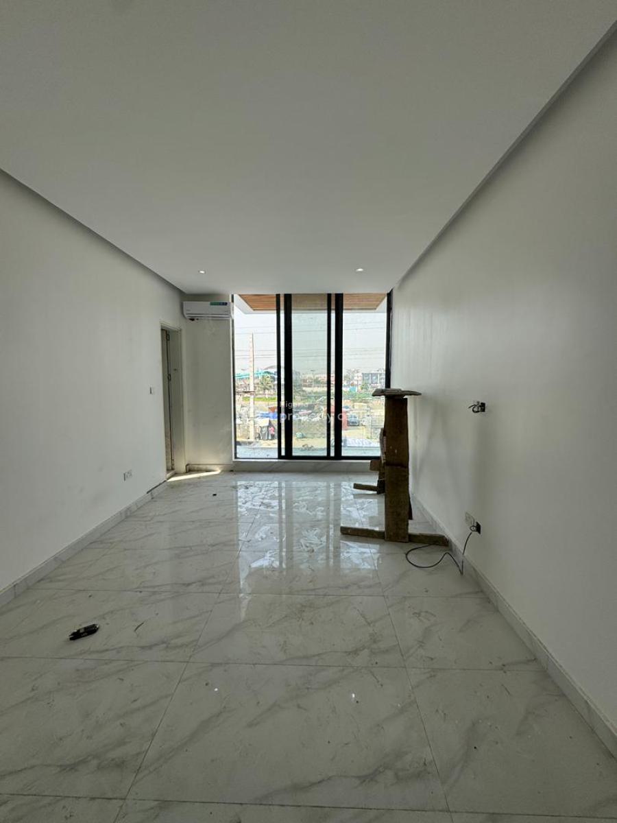 Aesthetically Pleasing 2 Bedroom Apartment with Rooftop Swimming Pool,, Lekki Phase 1, Lekki, Lagos, Flat / Apartment for Sale