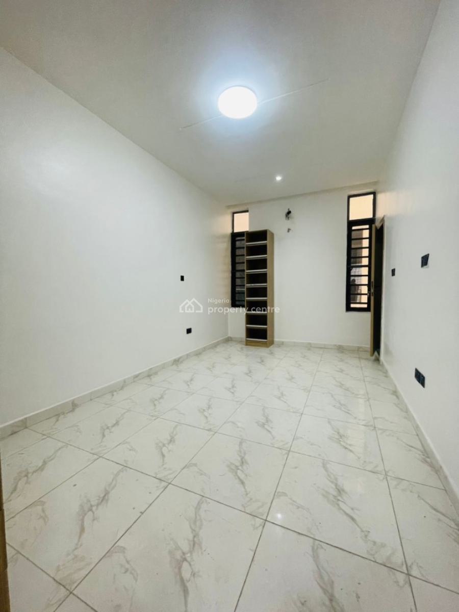 Spacious 2 Bedroom Apartment with Pool and Gym House, Ologolo, Lekki, Lagos, Block of Flats for Sale