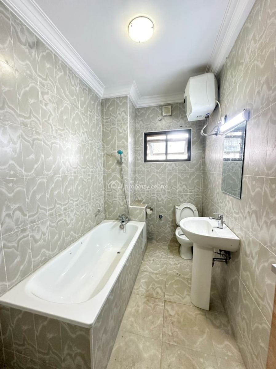 Distress 3bedroom with Bq in Ikoyi, Ikoyi, Lagos, Block of Flats for Sale