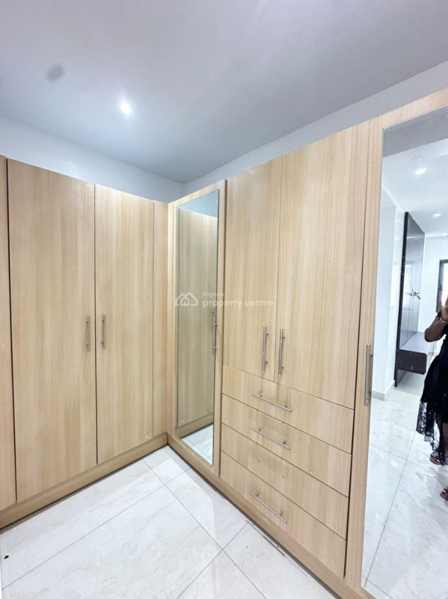 Distress 3bedroom with Bq in Ikoyi, Ikoyi, Lagos, Block of Flats for Sale