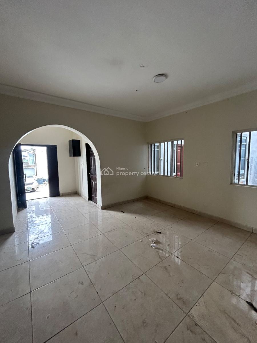 Very Decent 3 Bedrooms Apartment, Femi Soluade Street, Garden Valley Estate, Ogudu Gra Phase 1, Gra, Ogudu, Lagos, Flat / Apartment for Rent