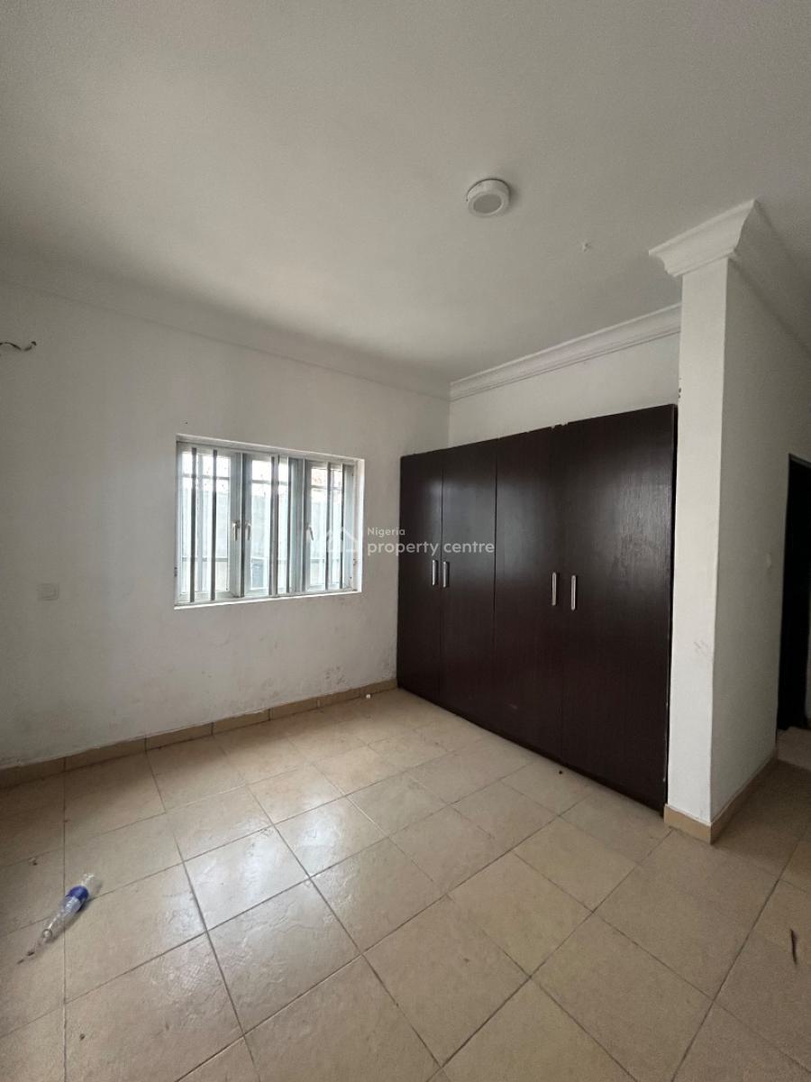 Very Decent 3 Bedrooms Apartment, Femi Soluade Street, Garden Valley Estate, Ogudu Gra Phase 1, Gra, Ogudu, Lagos, Flat / Apartment for Rent