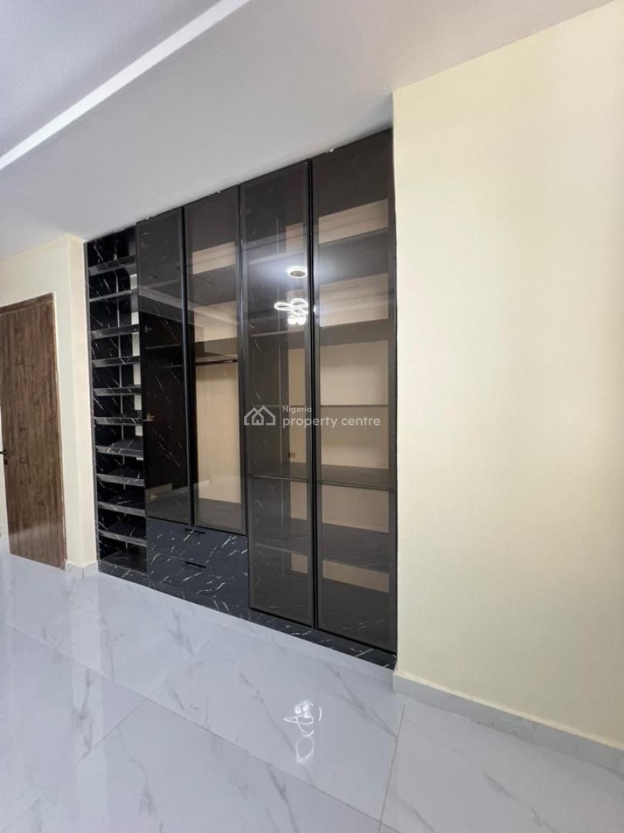 Exquisitely Finished 3 Bedroom Apartment with Elevator, Lekki Phase 1, Lekki, Lagos, Flat / Apartment for Sale