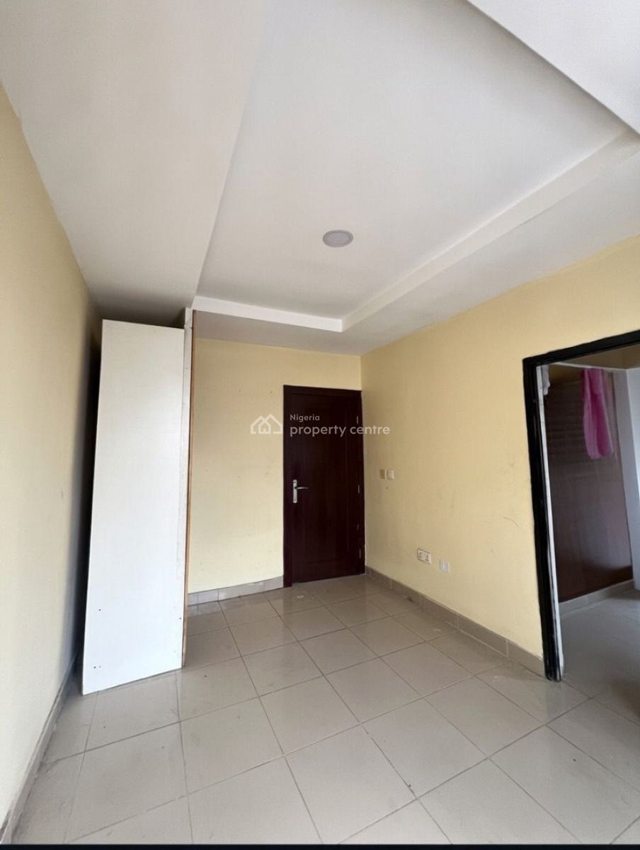 a Standard 2bedroom Flat Mobile Road Ajah, Mobil Road Ajah, Lekki Phase 2, Lekki, Lagos, Flat / Apartment for Rent