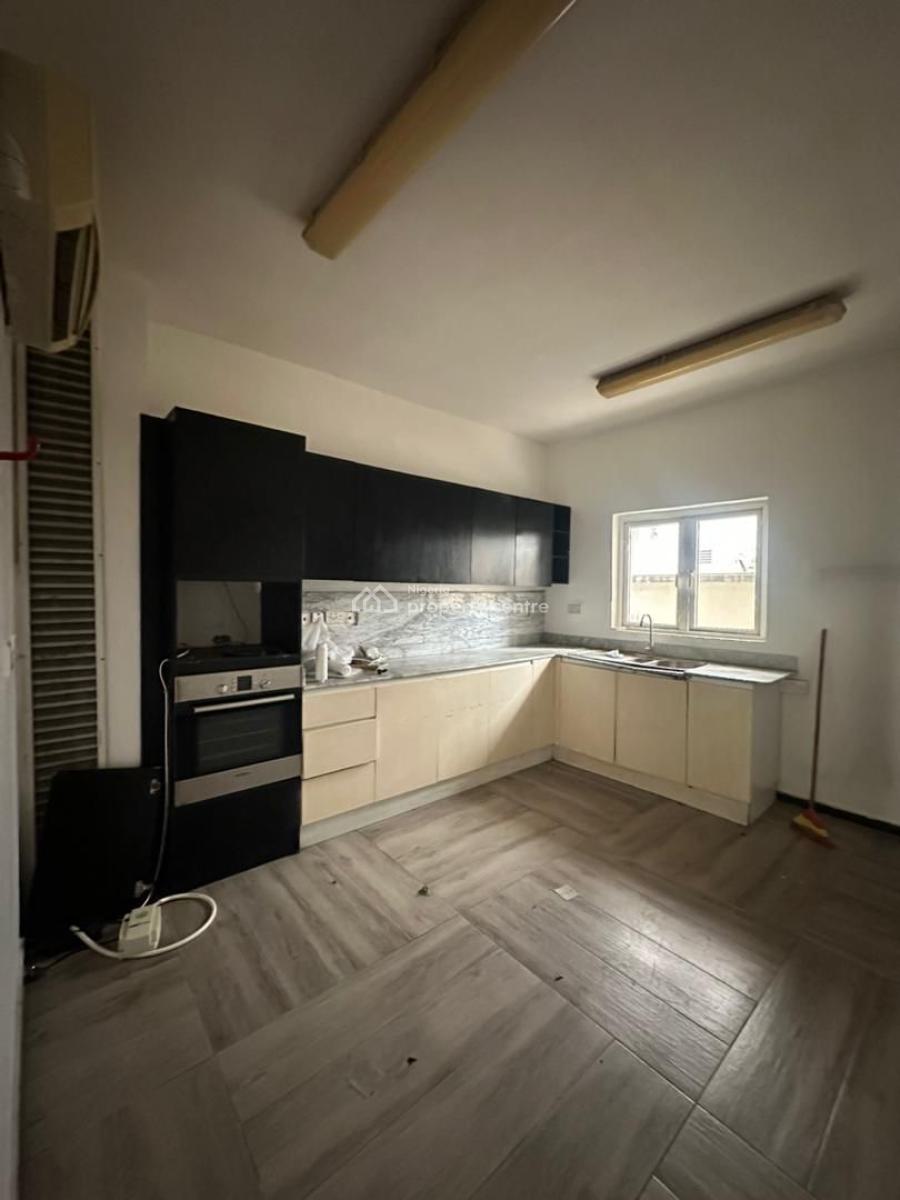 5 Bedroom House with Bq Available at Lekki Phase 1, Lekki Phase 1, Lekki, Lagos, Detached Duplex for Rent