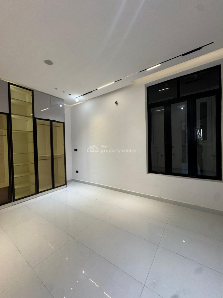 Magnificent 5  Beds with Bq, Chevron Drive Lekki, Lekki, Lagos, House for Sale