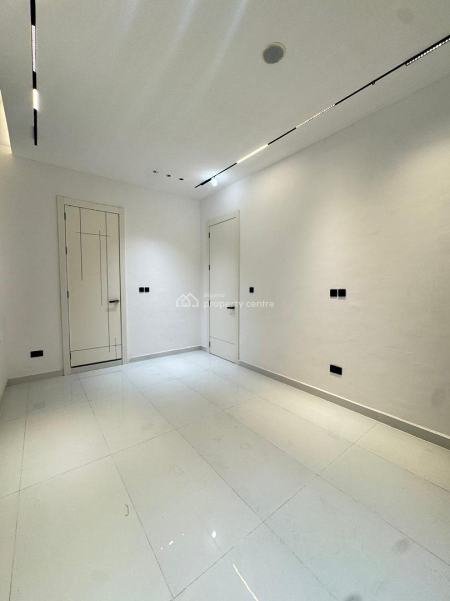 Magnificent 5  Beds with Bq, Chevron Drive Lekki, Lekki, Lagos, House for Sale