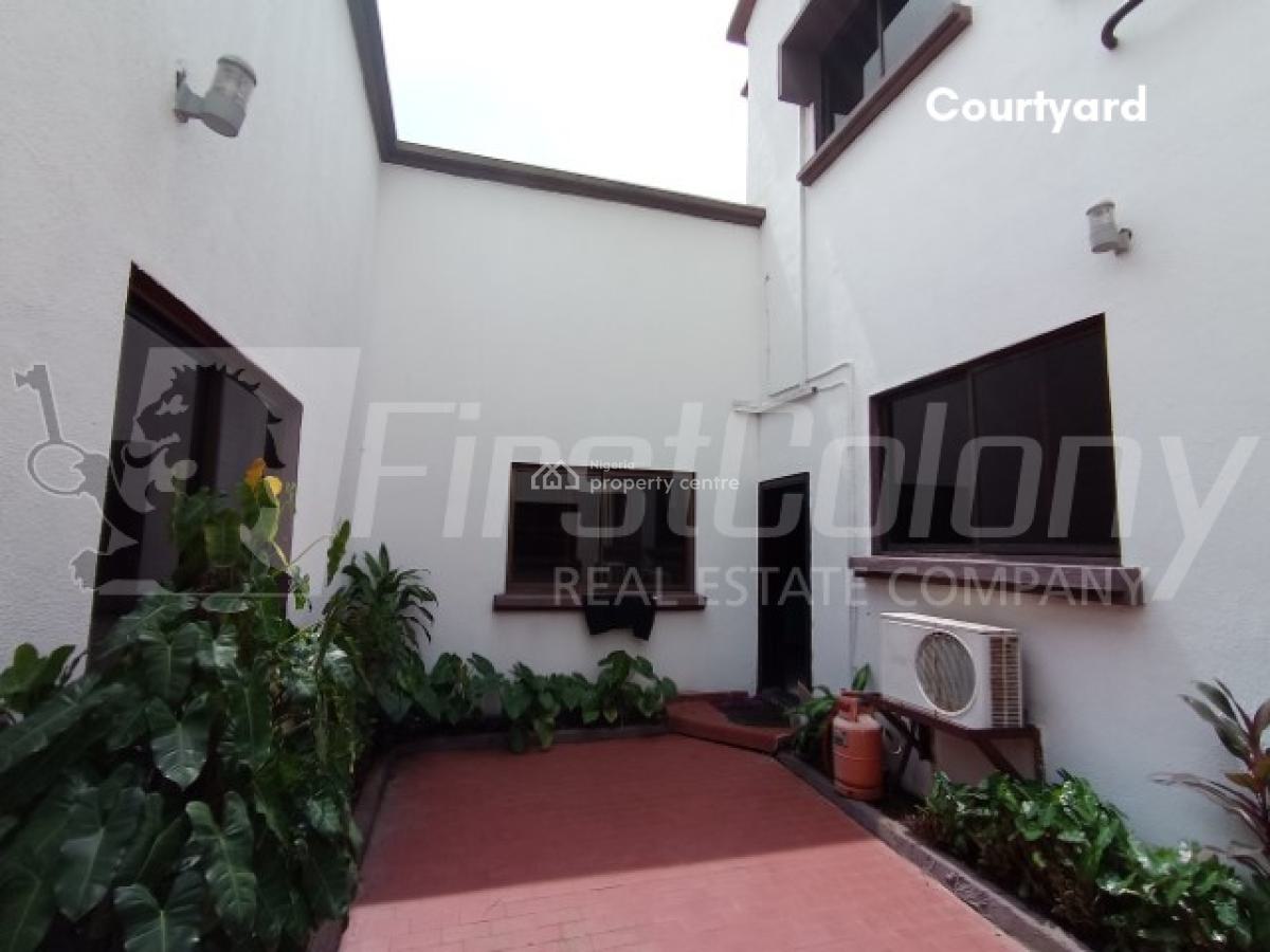 Ambassadorial 6 Bedroom Detached Edifice (with Generous Green Area), Alimosho, Lagos, Detached Duplex for Sale