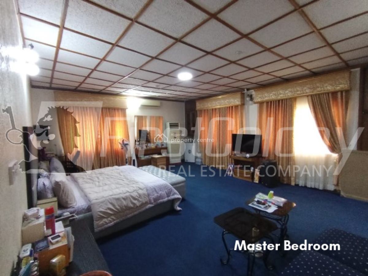 Ambassadorial 6 Bedroom Detached Edifice (with Generous Green Area), Alimosho, Lagos, Detached Duplex for Sale