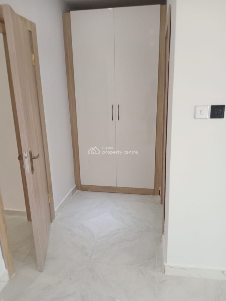 a Spacious 4bedroom Terrace with Bq, Off Hakeem Dickson, Lekki Phase 1, Lekki, Lagos, Terraced Duplex for Rent