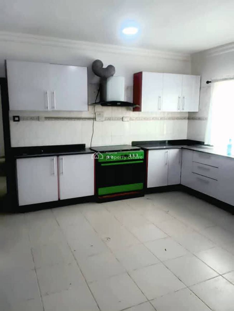 Spacious 4 Bedroom Flat, with a Family Lounge, a Study and Staff Room, in a Serene Area in Old Ikoyi, Amazing 3rd Floor Apartment., Old Ikoyi, Ikoyi, Lagos, Flat / Apartment for Rent