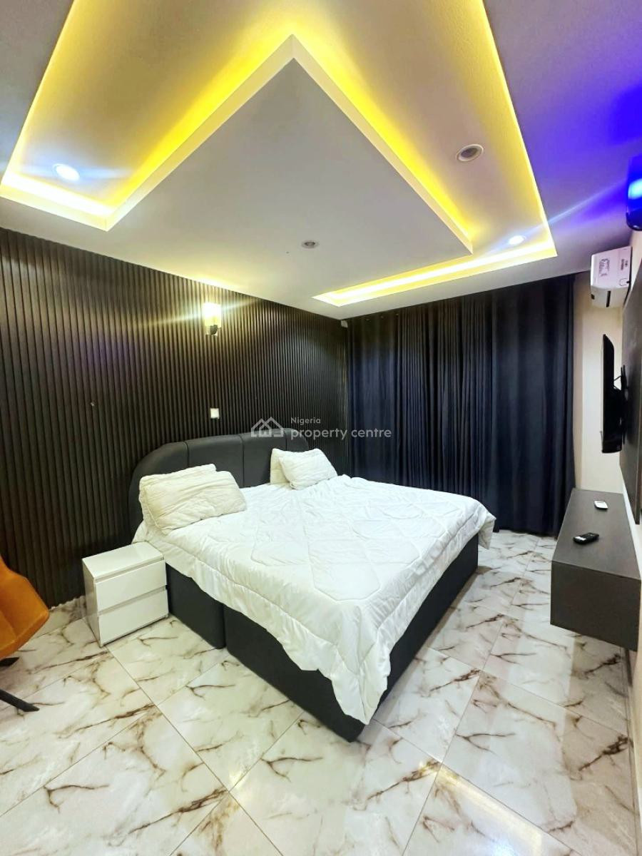 Massive 3 Bedroom Apartment, Lekki Phase 1, Lekki, Lagos, Flat / Apartment for Rent