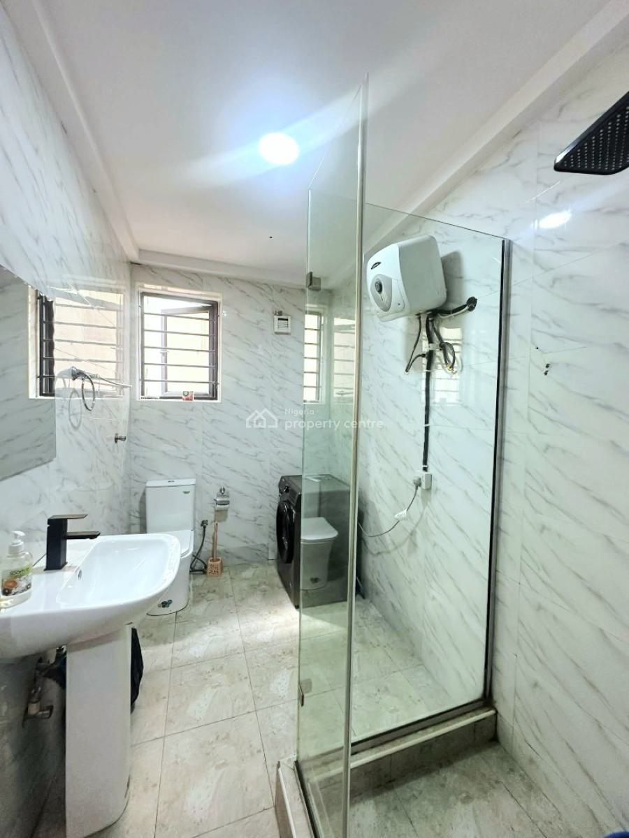 Massive 3 Bedroom Apartment, Lekki Phase 1, Lekki, Lagos, Flat / Apartment for Rent