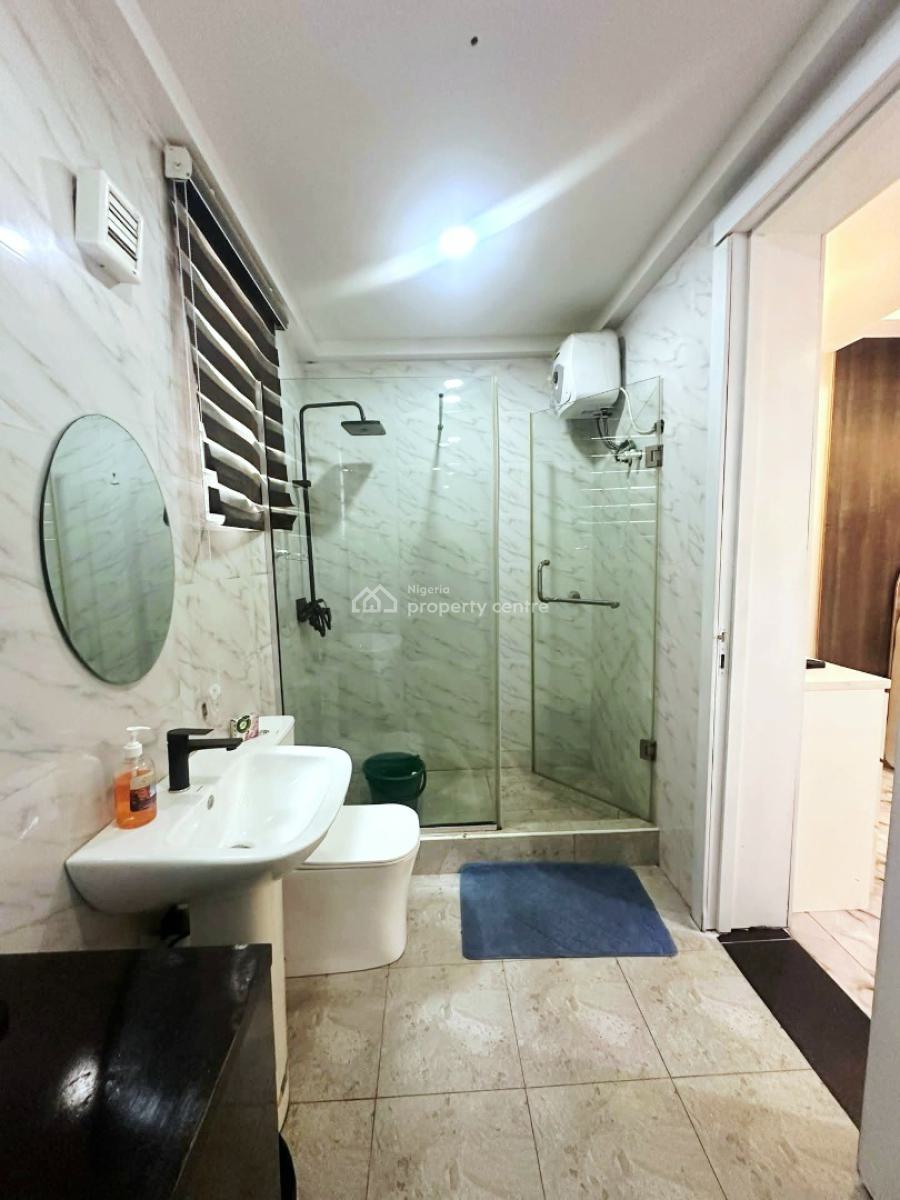 Massive 3 Bedroom Apartment, Lekki Phase 1, Lekki, Lagos, Flat / Apartment for Rent