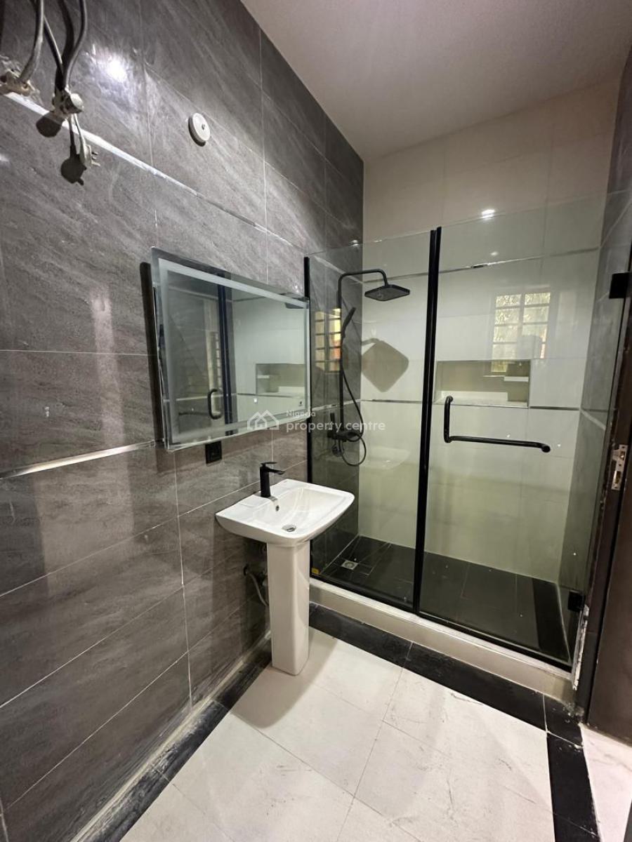 Brand New 3bedroom Apartment with Bq and Elevator, Lekki Phase 1, Lekki, Lagos, Flat / Apartment for Rent