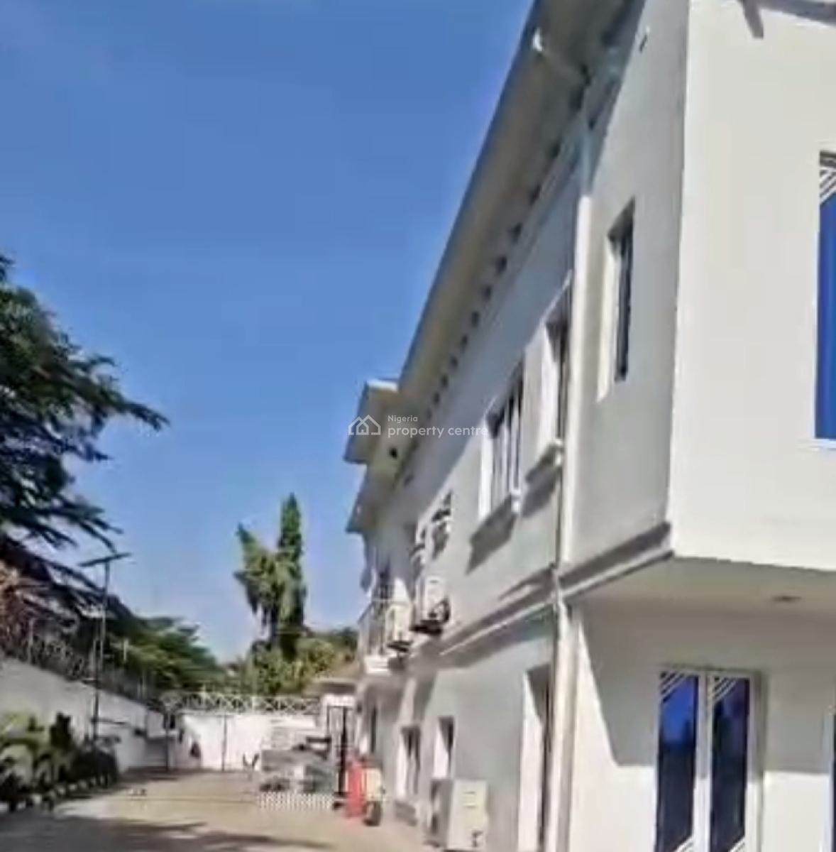 Standard Spacious 5 Bedroom Semi-detached Duplex with Bq, Maitama District, Abuja, Semi-detached Duplex for Rent