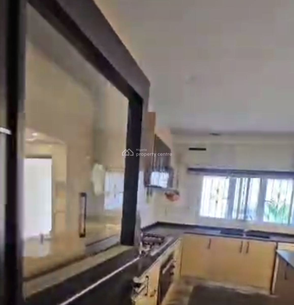 Standard Spacious 5 Bedroom Semi-detached Duplex with Bq, Maitama District, Abuja, Semi-detached Duplex for Rent