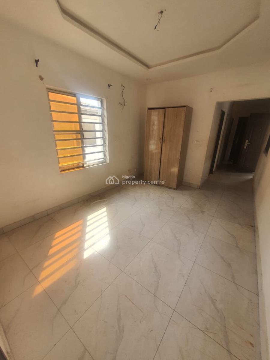 Self Serviced 2 Bedroom Apartment (upstairs), Lekki Conservation Chevron Toll Gate, Lekki, Lagos, Flat / Apartment for Rent