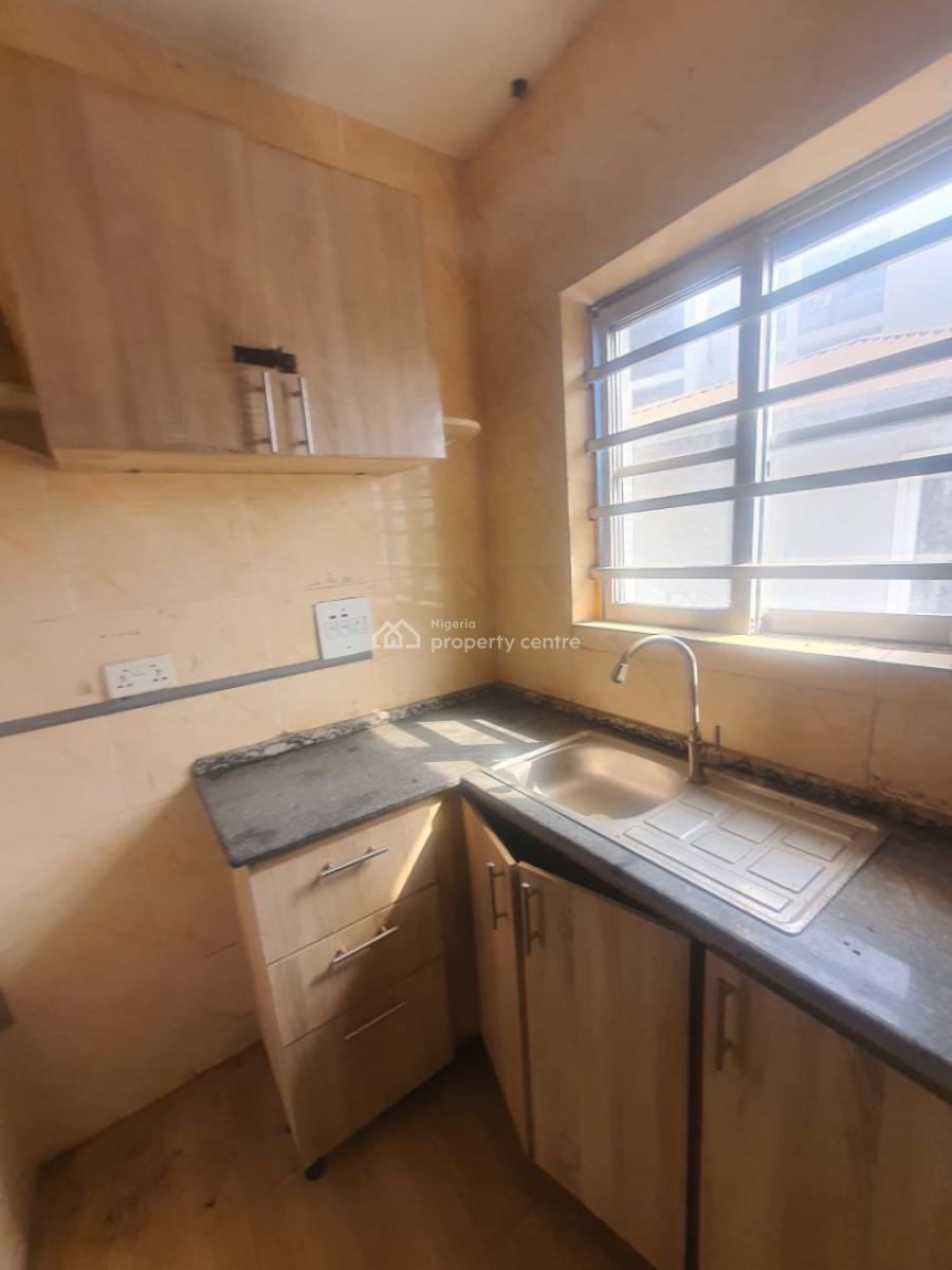 Self Serviced 2 Bedroom Apartment (upstairs), Lekki Conservation Chevron Toll Gate, Lekki, Lagos, Flat / Apartment for Rent