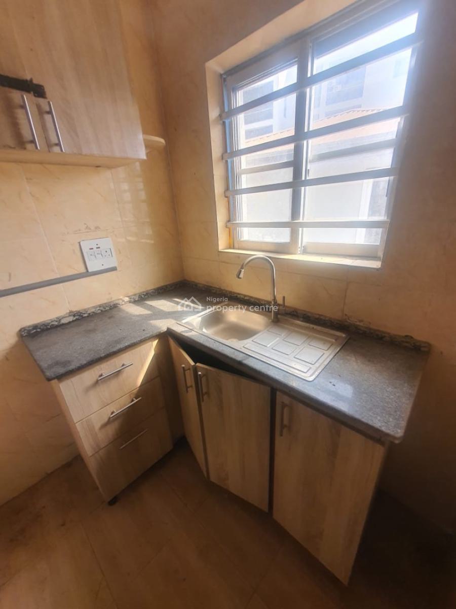 Self Serviced 2 Bedroom Apartment (upstairs), Lekki Conservation Chevron Toll Gate, Lekki, Lagos, Flat / Apartment for Rent