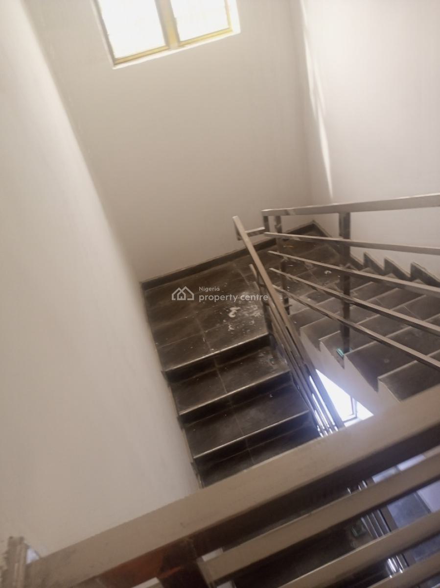 Sharp Specious Miniflat Available, 45 Oyinkansanla Street Muniru Estate Ogombo Road Ajah Lagos, Ogombo, Ajah, Lagos, Flat / Apartment for Rent