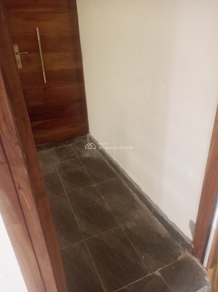 Sharp Specious Miniflat Available, 45 Oyinkansanla Street Muniru Estate Ogombo Road Ajah Lagos, Ogombo, Ajah, Lagos, Flat / Apartment for Rent