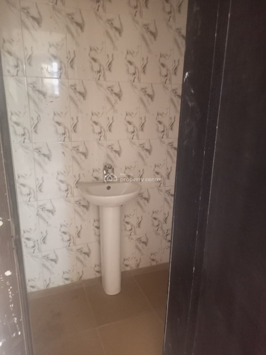 Sharp Specious Miniflat Available, 45 Oyinkansanla Street Muniru Estate Ogombo Road Ajah Lagos, Ogombo, Ajah, Lagos, Flat / Apartment for Rent