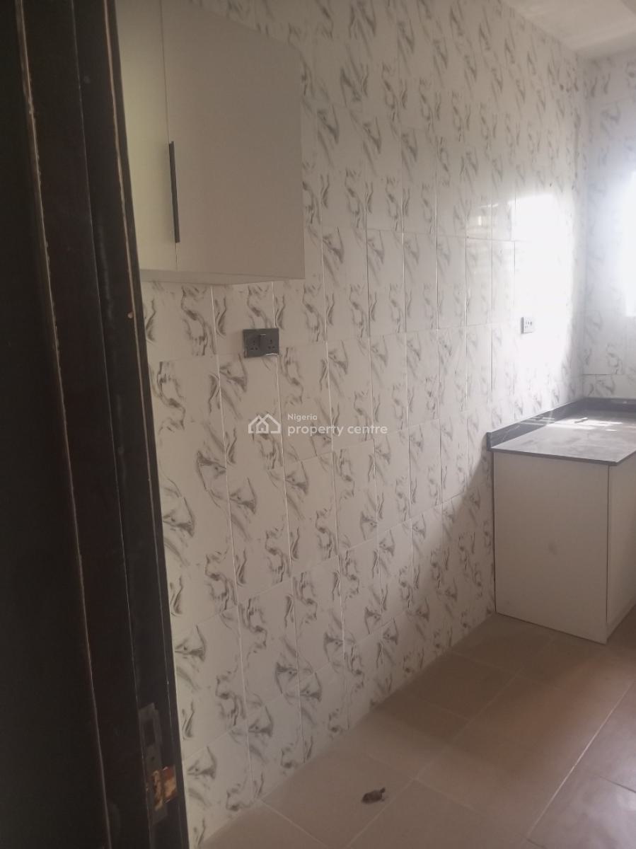 Sharp Specious Miniflat Available, 45 Oyinkansanla Street Muniru Estate Ogombo Road Ajah Lagos, Ogombo, Ajah, Lagos, Flat / Apartment for Rent