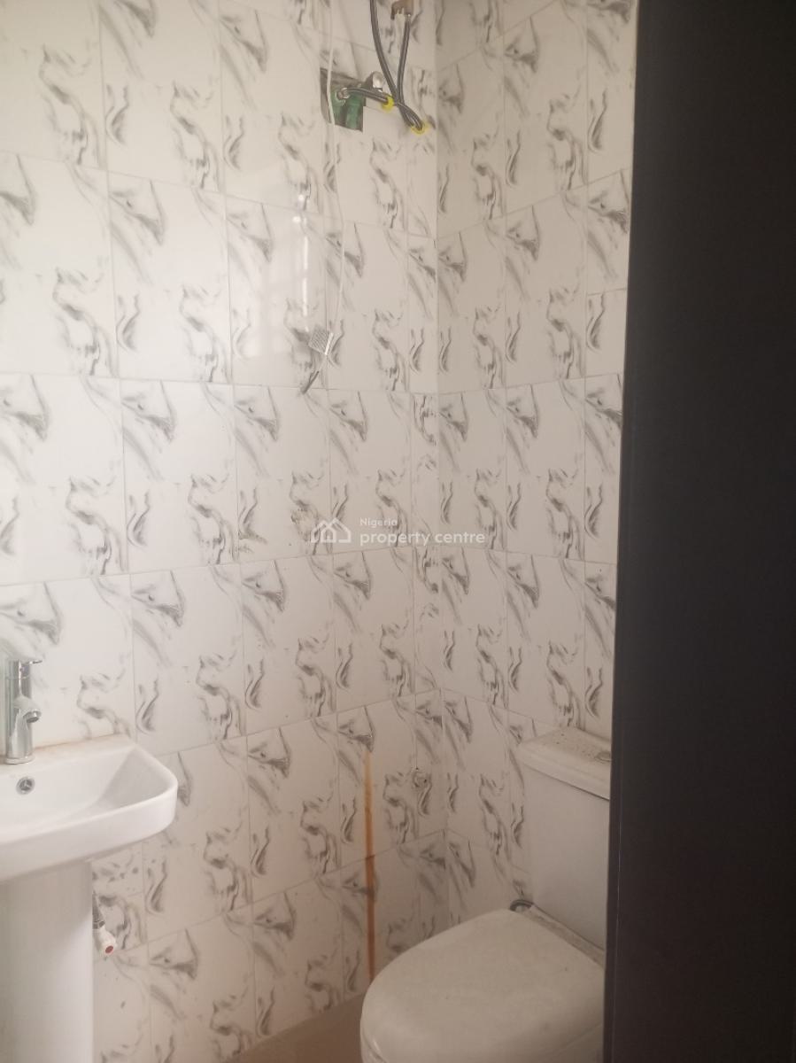 Sharp Specious Miniflat Available, 45 Oyinkansanla Street Muniru Estate Ogombo Road Ajah Lagos, Ogombo, Ajah, Lagos, Flat / Apartment for Rent