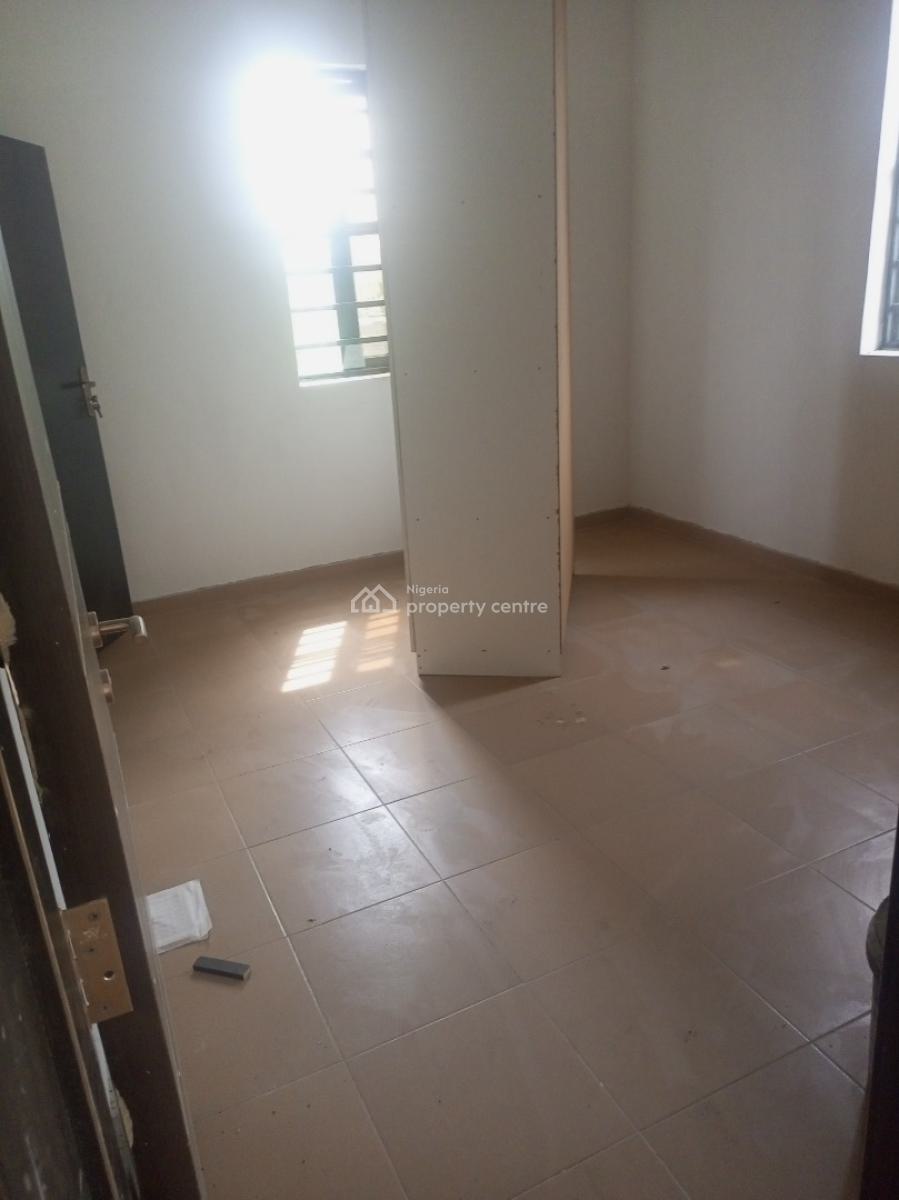 Sharp Specious Miniflat Available, 45 Oyinkansanla Street Muniru Estate Ogombo Road Ajah Lagos, Ogombo, Ajah, Lagos, Flat / Apartment for Rent