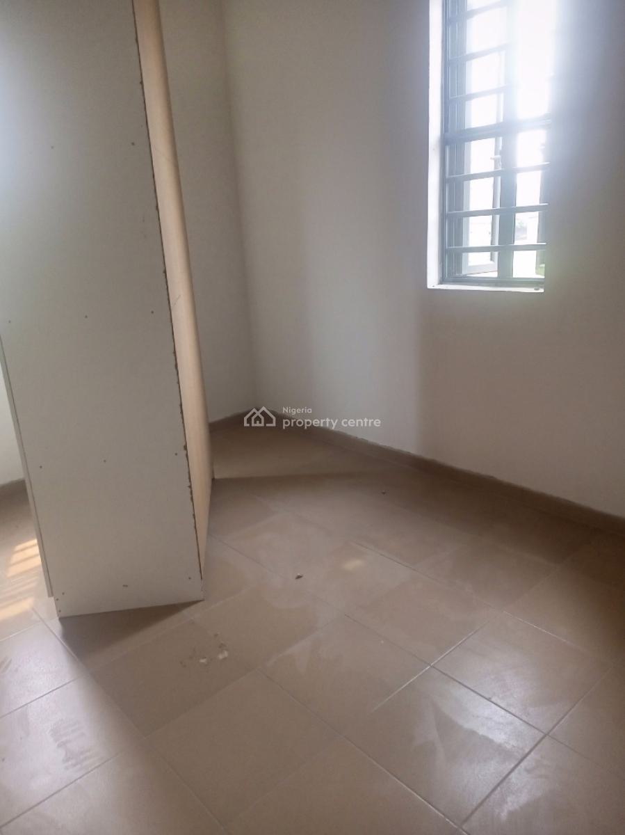 Sharp Specious Miniflat Available, 45 Oyinkansanla Street Muniru Estate Ogombo Road Ajah Lagos, Ogombo, Ajah, Lagos, Flat / Apartment for Rent