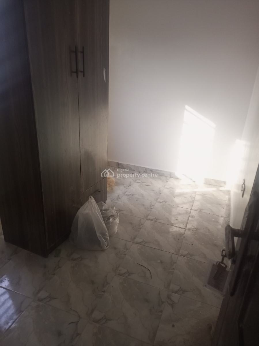 Sharp Specious Miniflat Available, 45 Oyinkansanla Street Muniru Estate Ogombo Road Ajah Lagos, Ogombo, Ajah, Lagos, Flat / Apartment for Rent