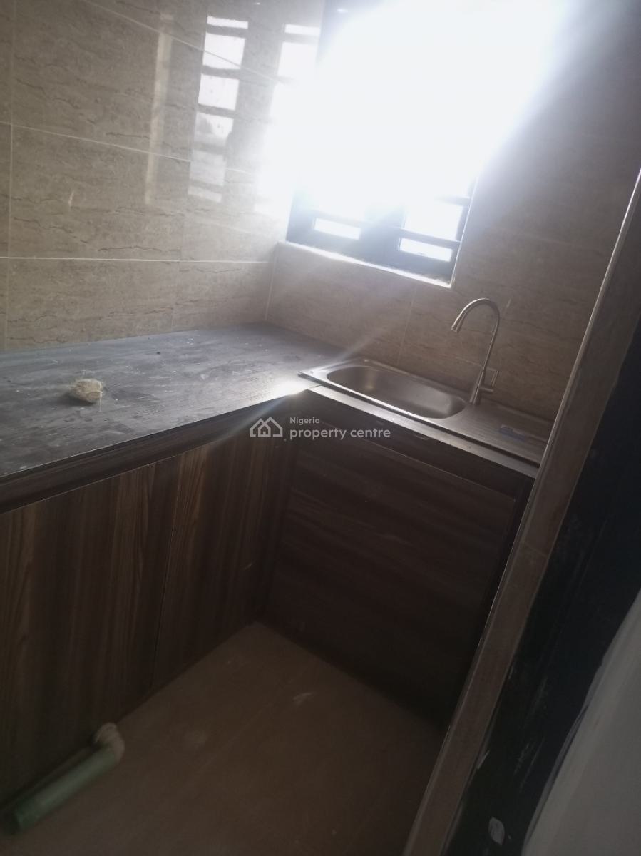 Sharp Specious Miniflat Available, 45 Oyinkansanla Street Muniru Estate Ogombo Road Ajah Lagos, Ogombo, Ajah, Lagos, Flat / Apartment for Rent