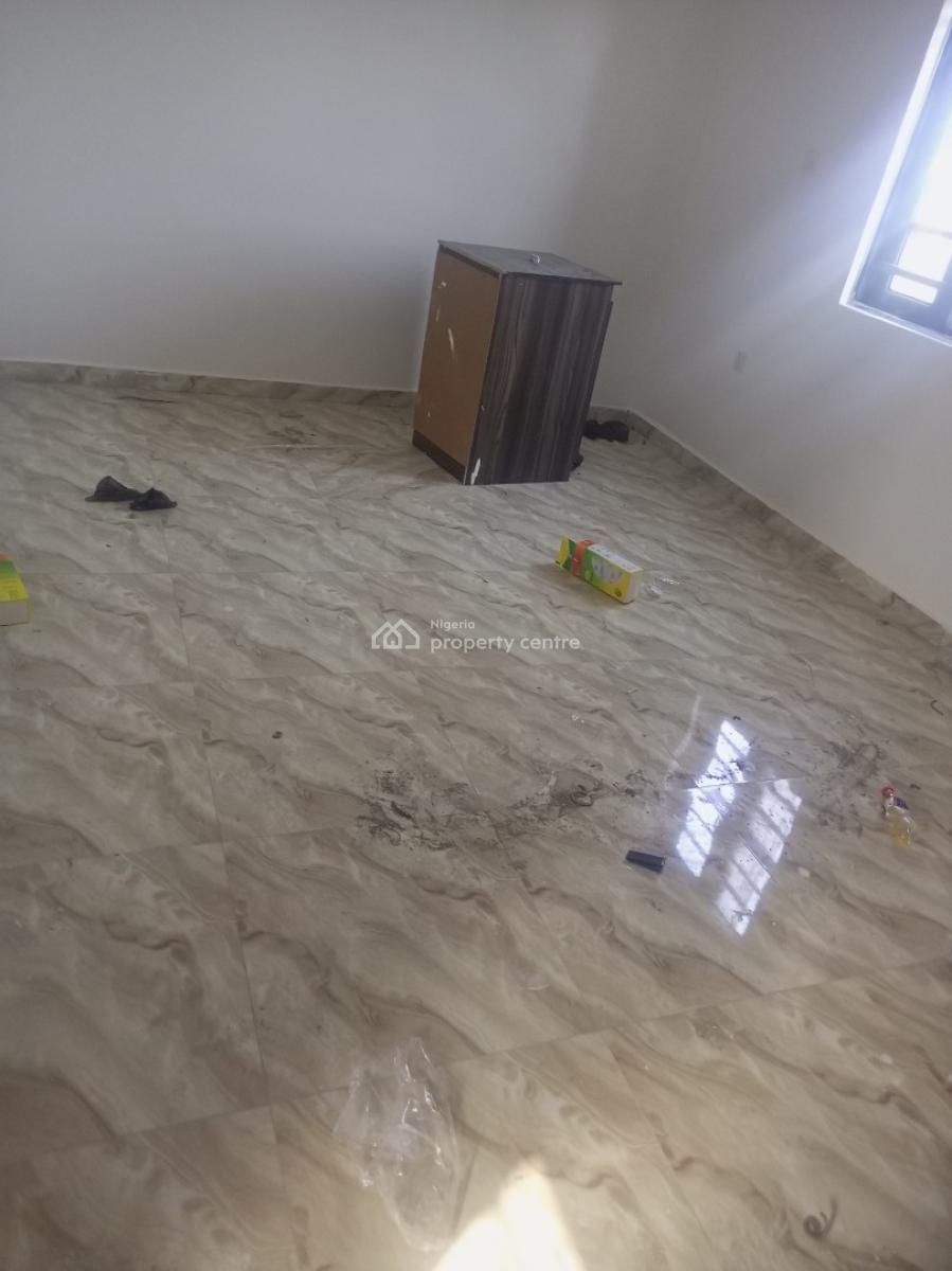 Sharp Specious Miniflat Available, 45 Oyinkansanla Street Muniru Estate Ogombo Road Ajah Lagos, Ogombo, Ajah, Lagos, Flat / Apartment for Rent