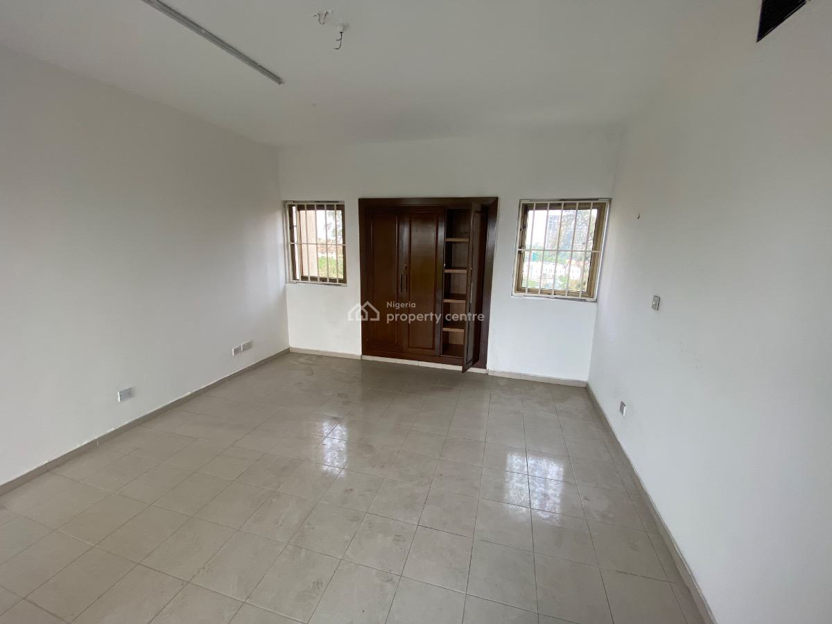 Serviced 3bedroom Apartment in a Gated Estate, Old Ikoyi, Ikoyi, Lagos, Flat / Apartment for Rent