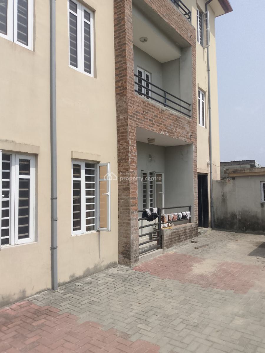 Massive 3bedrooms Flat Upstairs, Destiny Home Estate Abijo Lagos State, Sangotedo, Ajah, Lagos, Flat / Apartment for Rent