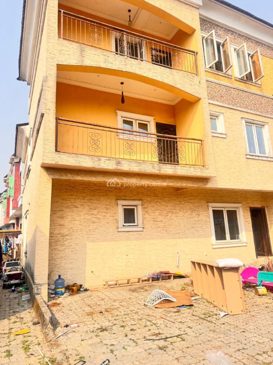 Ditress Sell Good Investment 3 Units Available 4 Bedroom 2 Floors Wow, Lekki County Estate Ikota Lekki, Lekki, Lagos, Terraced Duplex for Sale