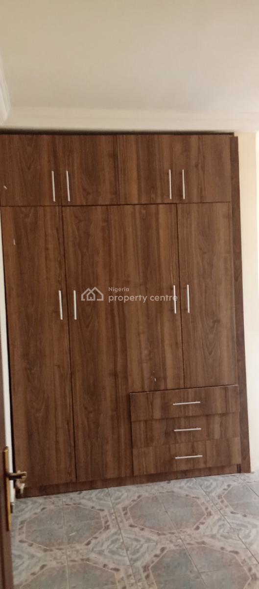 Serviced, Spacious 3 Bedroom Flat, Utako, Abuja, Flat / Apartment for Rent