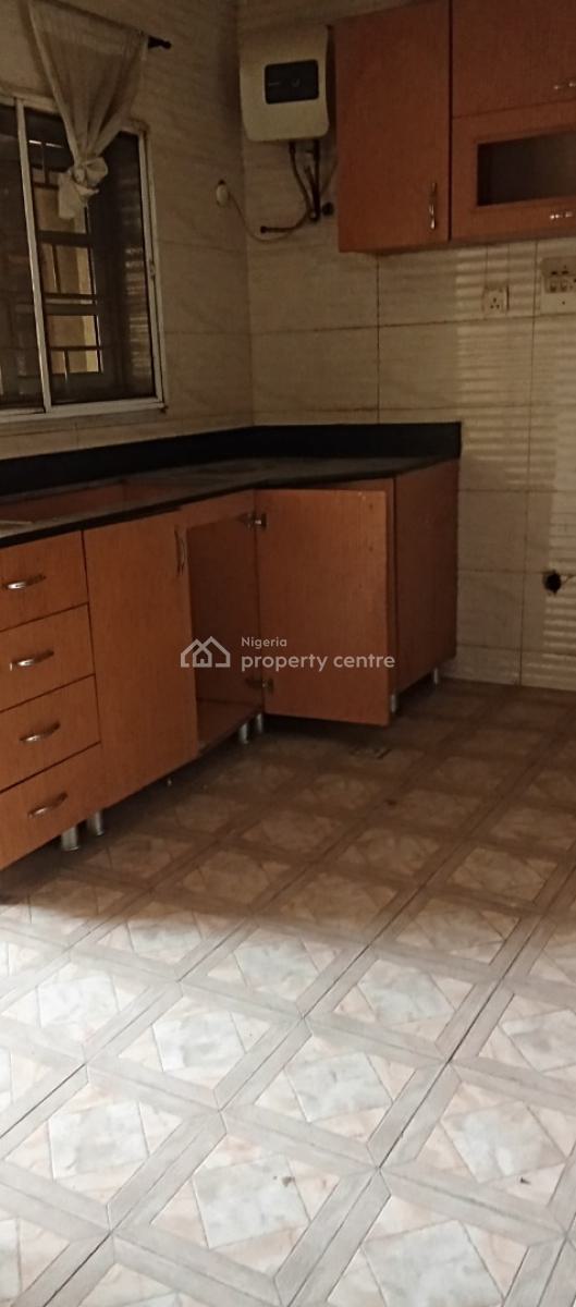 Serviced, Spacious 3 Bedroom Flat, Utako, Abuja, Flat / Apartment for Rent