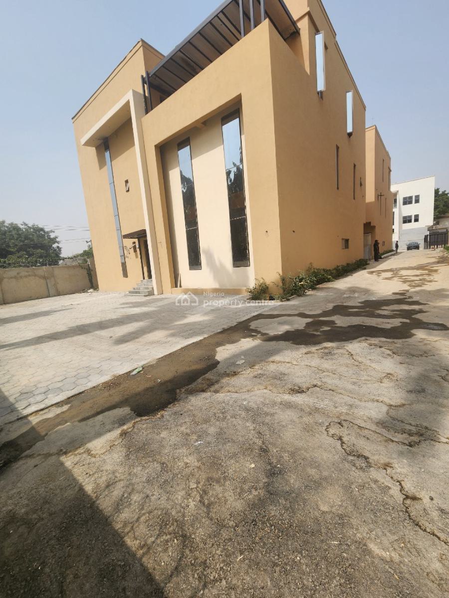 Imposing Fully Detached Duplex with a Swimming Pool, Colorado Street, Maitama District, Abuja, Detached Duplex for Sale