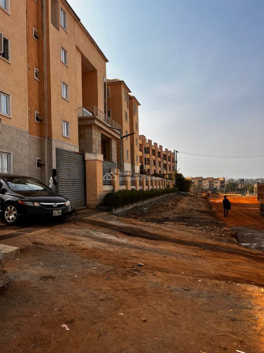 Serviced and Tastefully 3bedroom Flat, Gaduwa District Abuja, Gaduwa, Abuja, Flat / Apartment for Rent