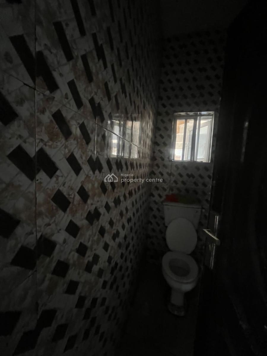 Luxurious 2 Bedroom Apartment Close to The Road, Alashela, Ogombo, Ajah, Lagos, Flat / Apartment for Rent