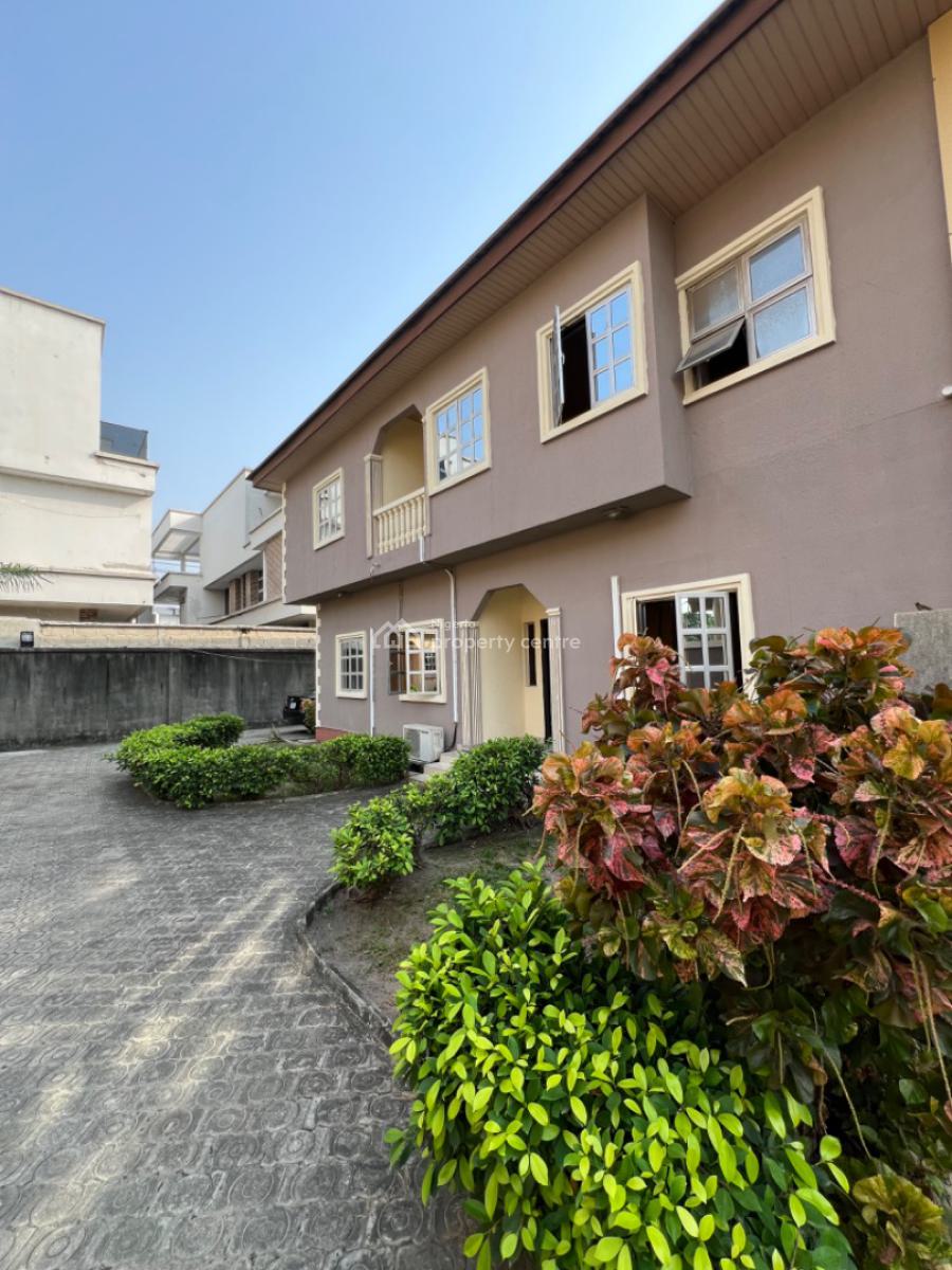 Spacious 5-bedroom Semi-detached Duplex with Bq (residential/commercia, Lekki Phase 1, Lekki, Lagos, Semi-detached Duplex for Rent