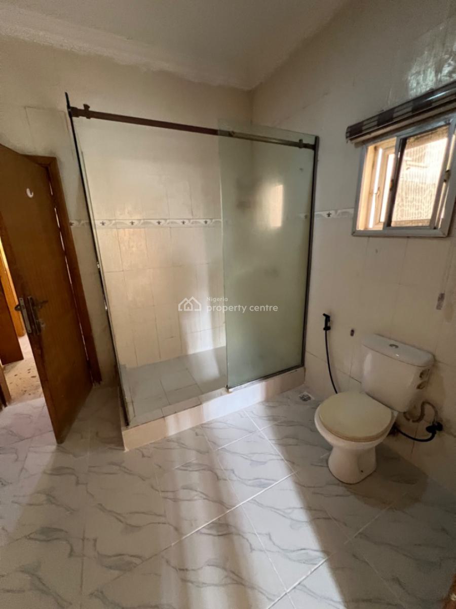 Spacious 5-bedroom Semi-detached Duplex with Bq (residential/commercia, Lekki Phase 1, Lekki, Lagos, Semi-detached Duplex for Rent